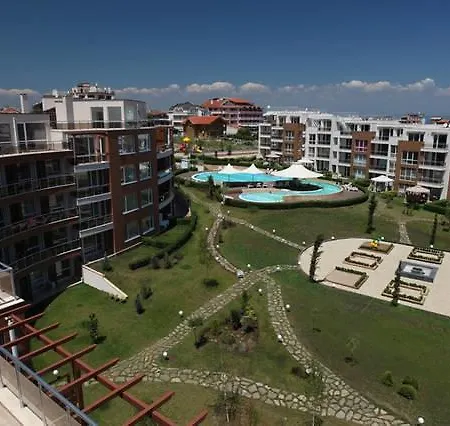 Private In Sunny Island *