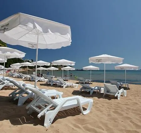 Private In Sunny Island *